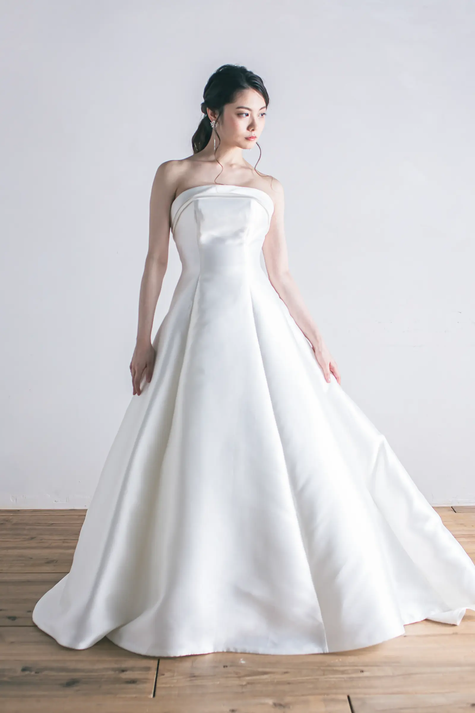 フォトジェリッシュのAラインドレス。横浜・金沢・軽井沢・伊豆下田でのフォトウェディングに。