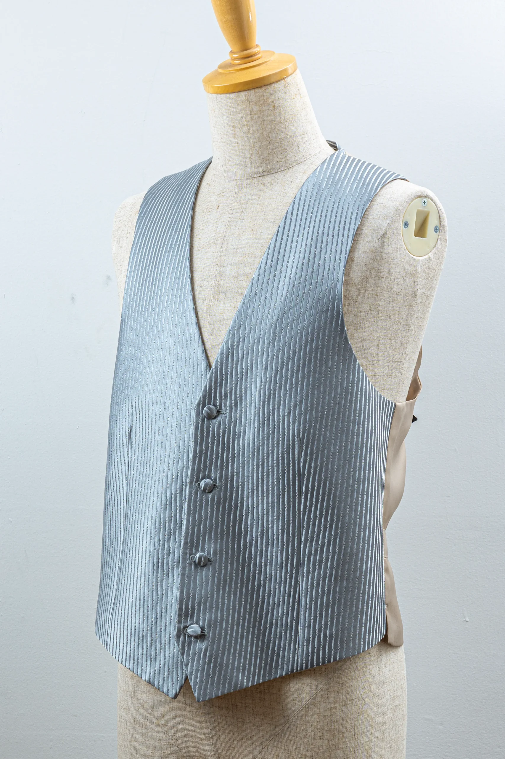 新郎用シルバーグレーのストライプ柄メンズベスト 結婚式フォーマルベスト