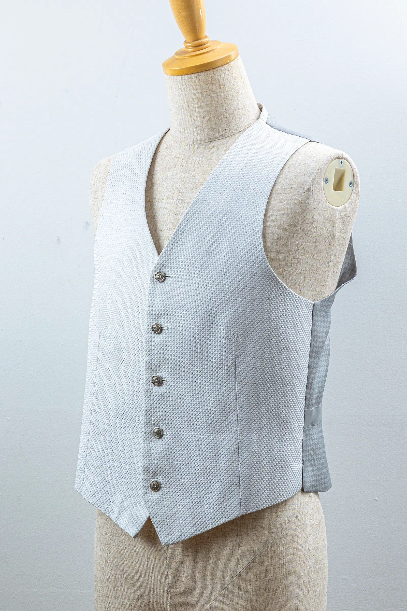 新郎用シルバーの織り柄メンズベスト 結婚式タキシード用フォーマルベスト